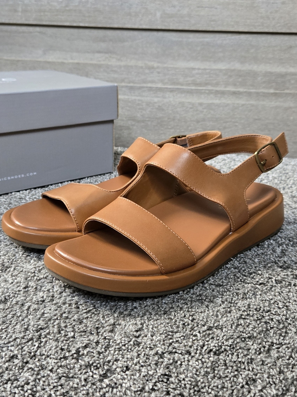 Vionic Tan Leather Two-Strap Slingback Sandals NEW size 8